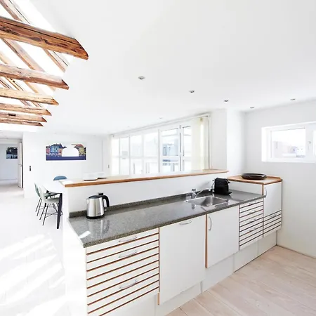 2-bed Penthouse With Elevator And Private Terrace *
